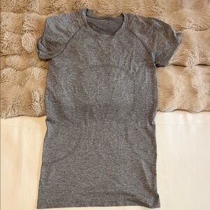 Lululemon Athletica Heathered Gray Swiftly Tech Tee